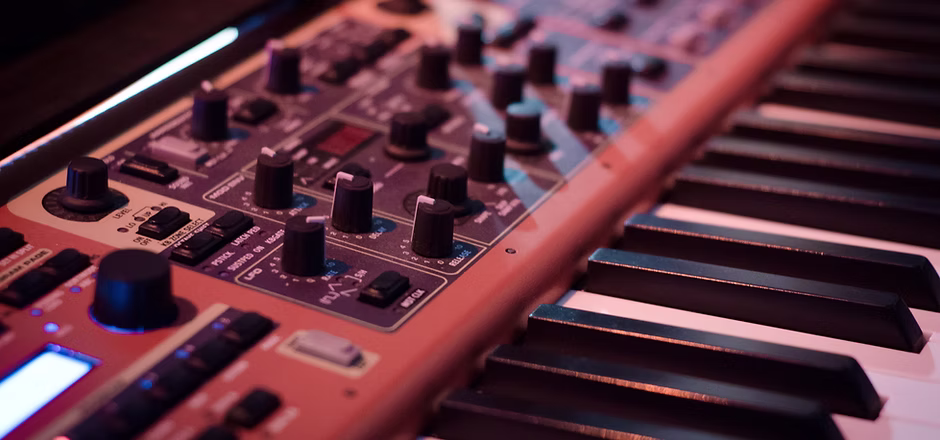 Synthesizer.jpg